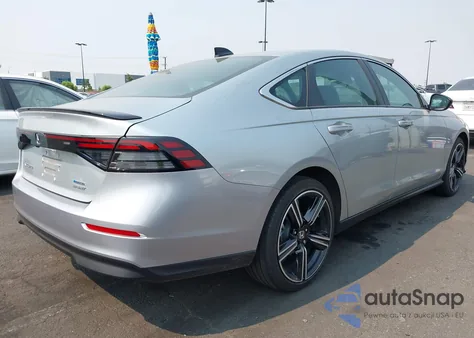2024 Honda Accord Hybrid Sport z USA, uszkodzony, nr VIN 1HGCY2F54RA082313